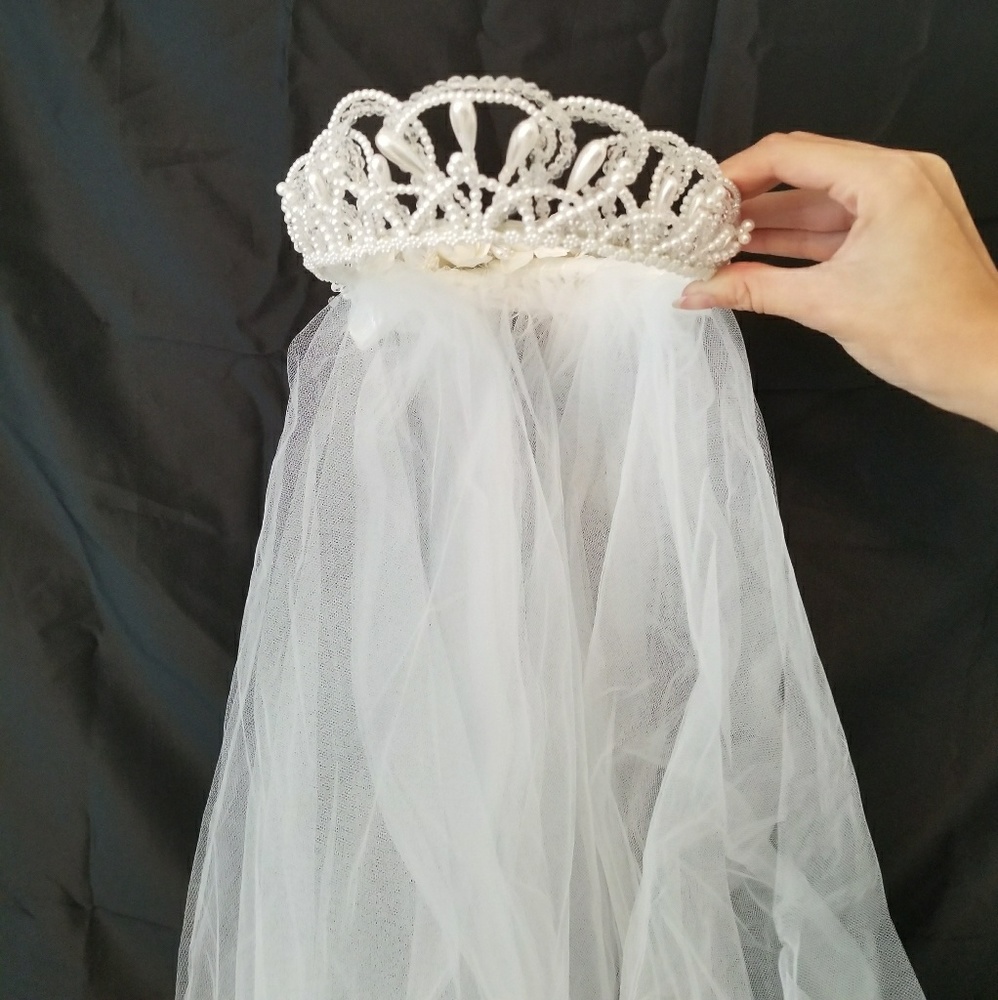 Tiara veil